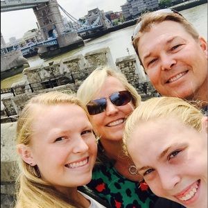 Meet your Posher, Laura